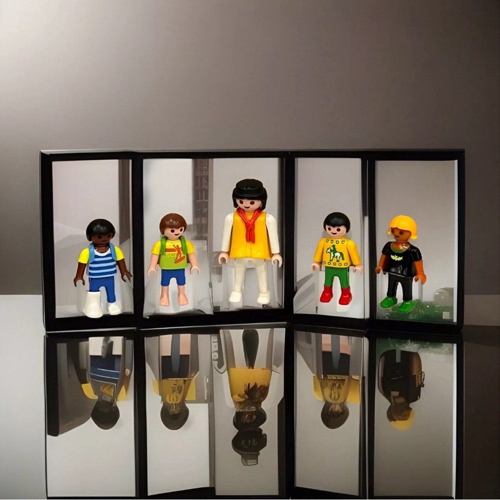 Vintage playmobil 90’s and 70’s geobra boys girls backpack cast